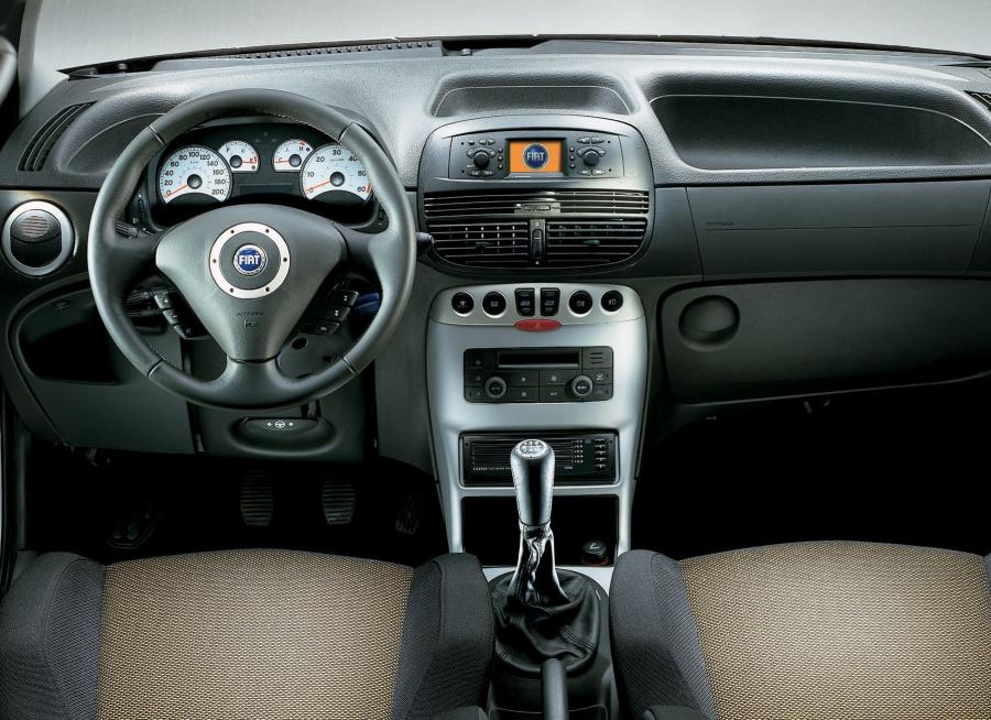 Fiat Punto 2003 года  (фото 2 из 67)